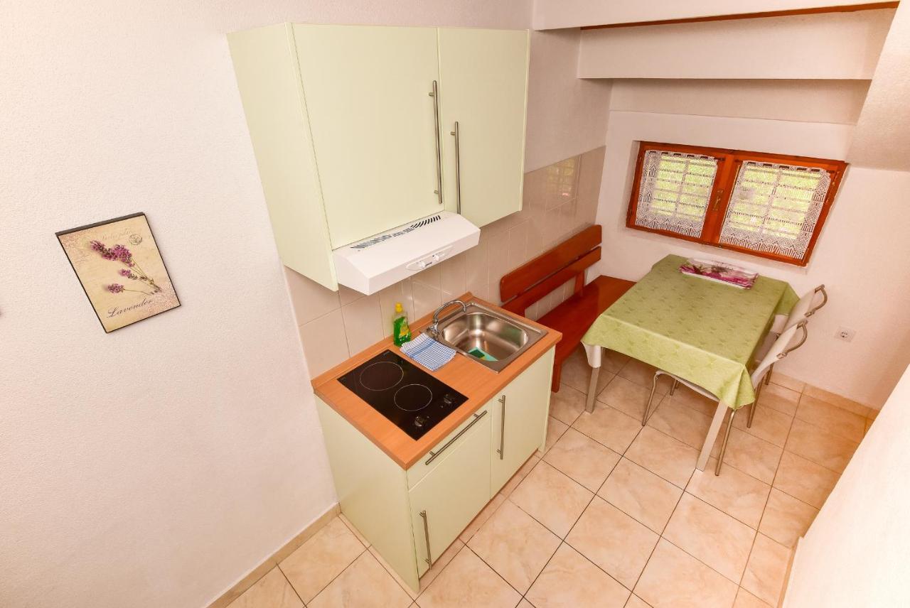 Apartmani Mate Makarska Exteriör bild